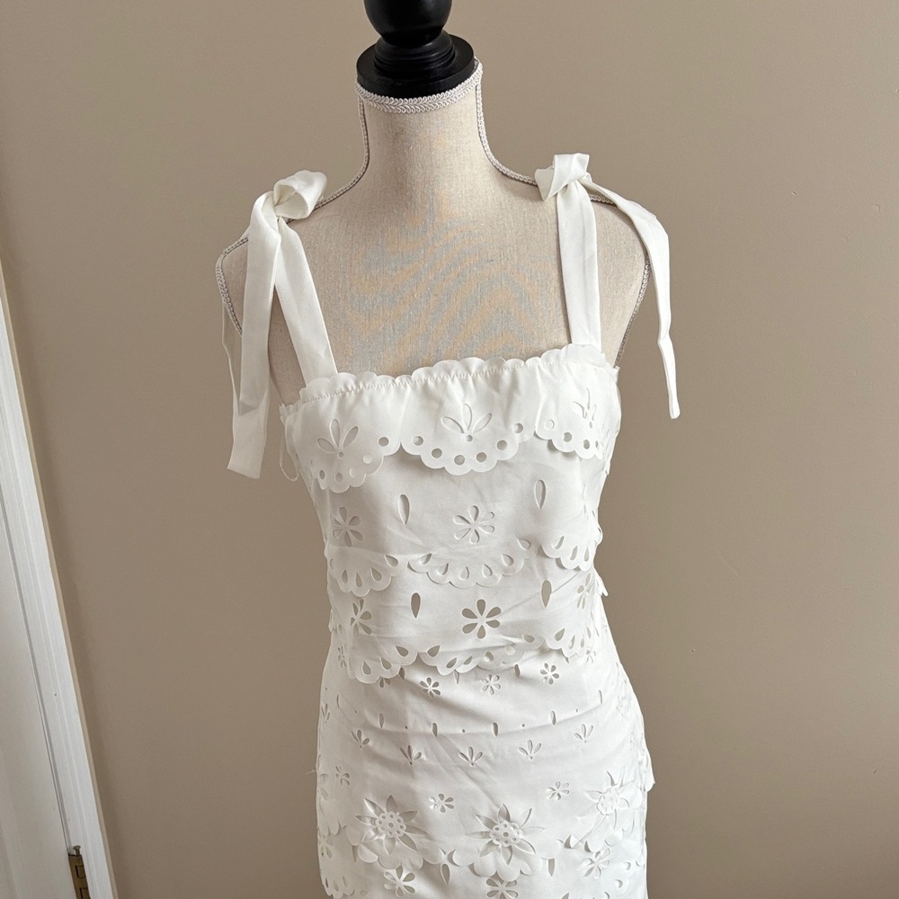 Petal & Pup White Floral Maxi Dress - Picture 2 of 8